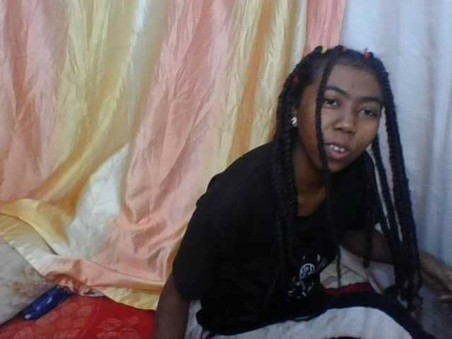 Harliva live cam on BongaCams