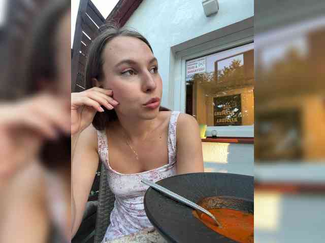 LivLauren webcam
