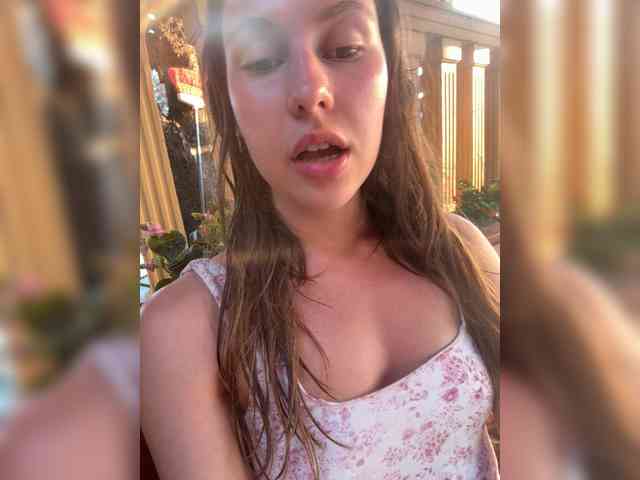 LivLauren webcam