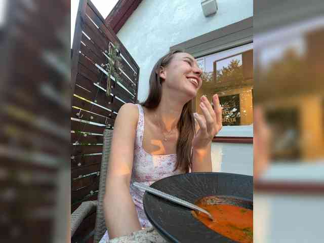 Модель: LivLauren