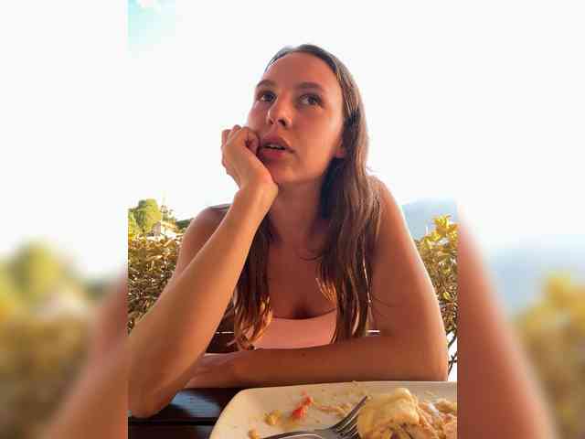 Модель: LivLauren