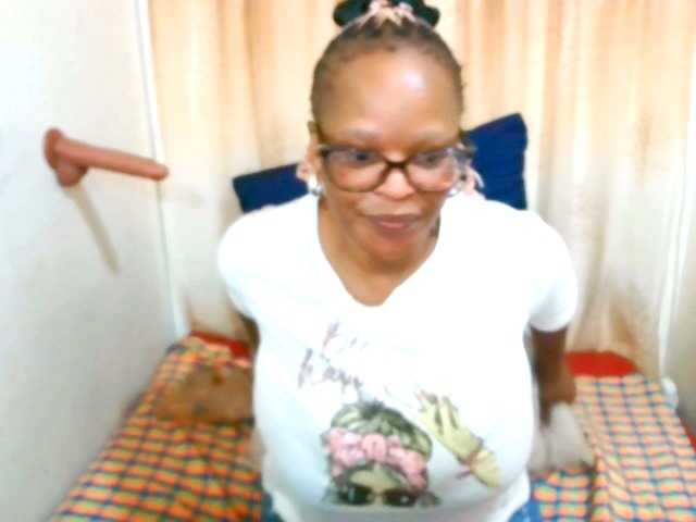 Ebonybloom69 live cam on BongaCams