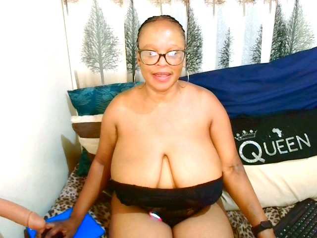 Ebonybloom69 live cam on BongaCams