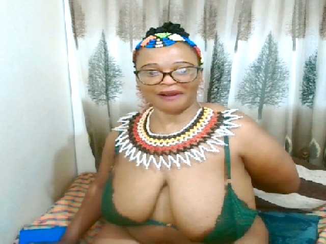Ebonybloom69 live cam on BongaCams
