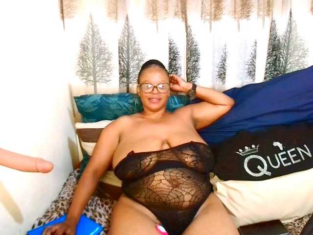 Ebonybloom69 live cam on BongaCams