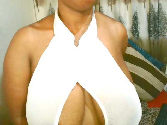 Ebonybloom69 live cam on BongaCams