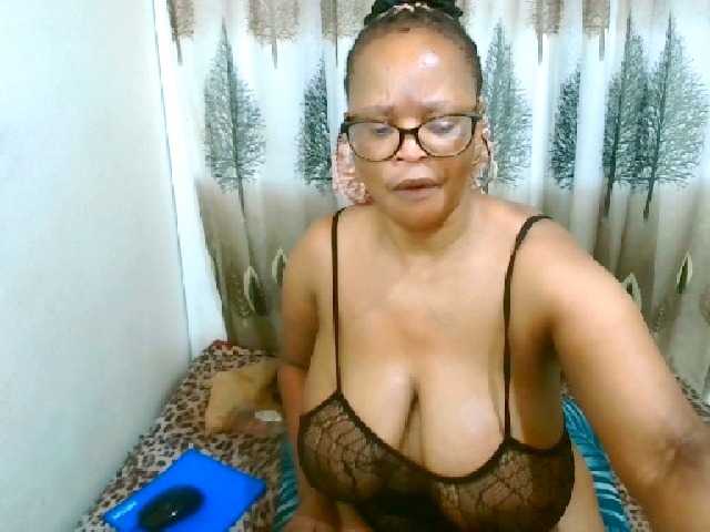 Ebonybloom69 live cam on BongaCams