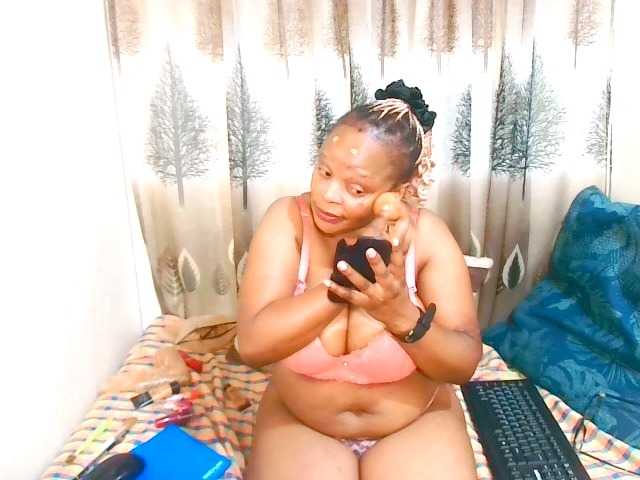 Ebonybloom69 live cam on BongaCams