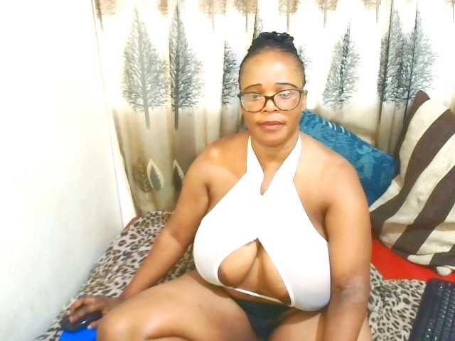 Ebonybloom69 live cam on BongaCams