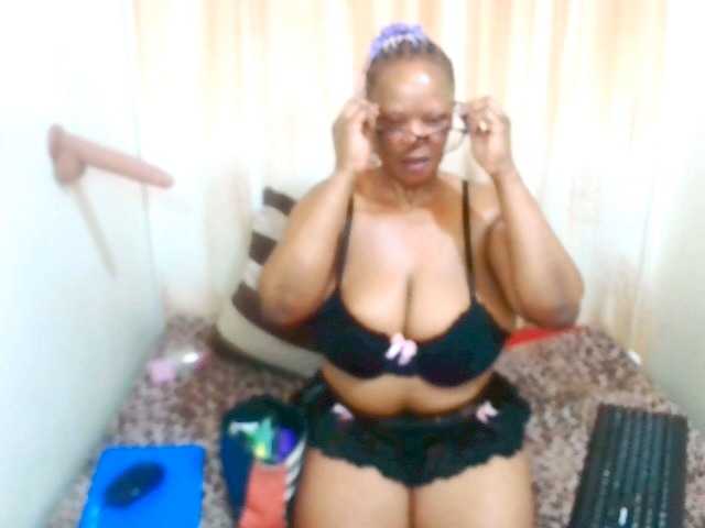Ebonybloom69 live cam on BongaCams