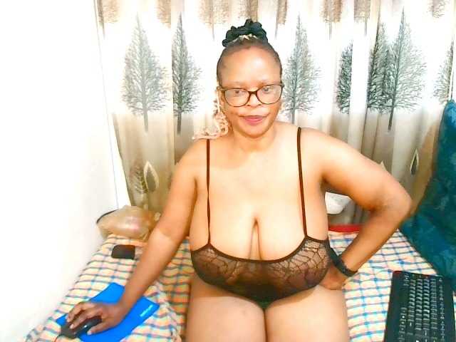 Ebonybloom69 live cam on BongaCams