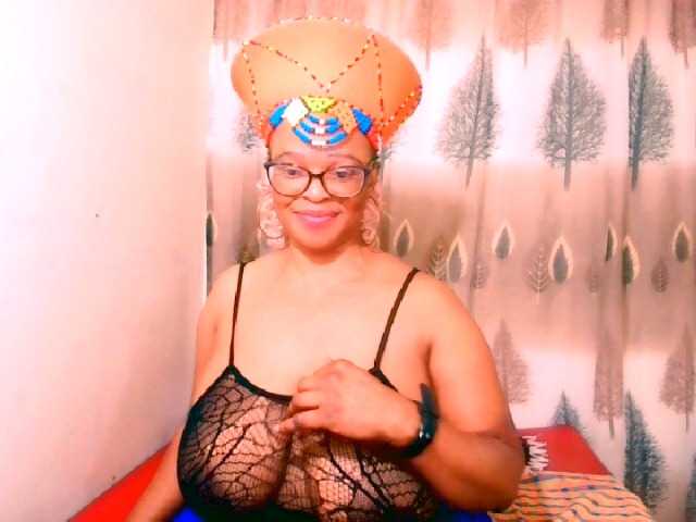Ebonybloom69 live cam on BongaCams