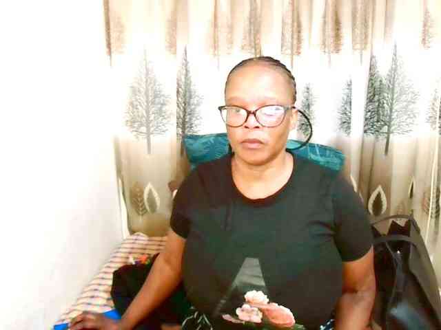Modella: Ebonybloom69