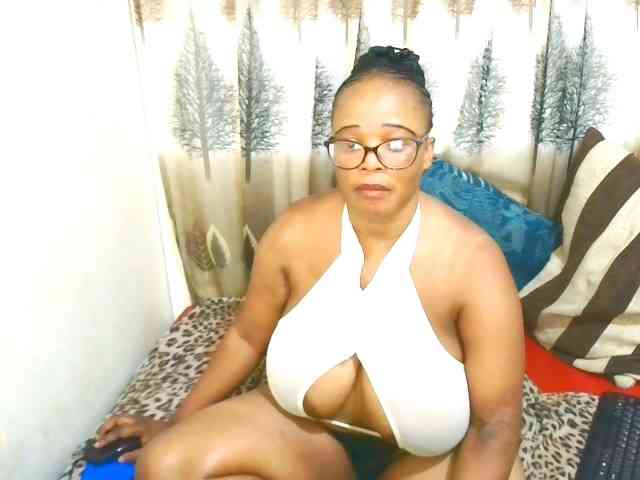 Modella: Ebonybloom69