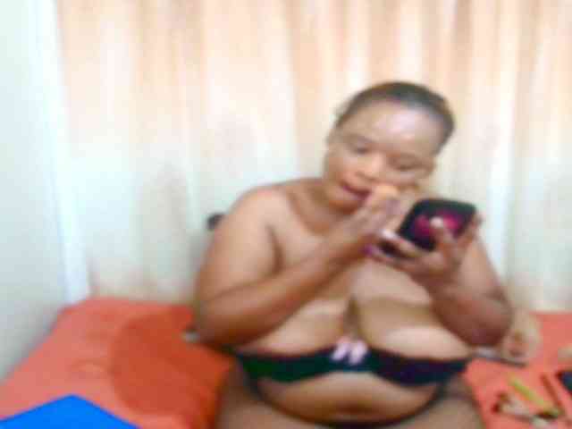 Modella: Ebonybloom69