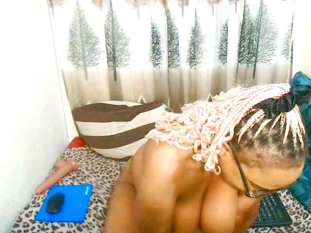 Ebonybloom69 webcam