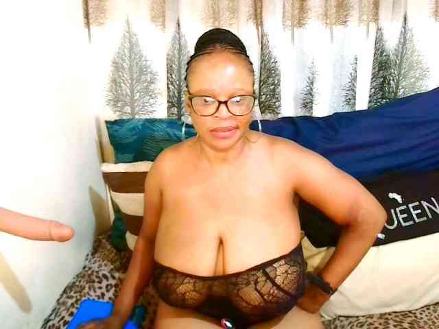 Modella: Ebonybloom69