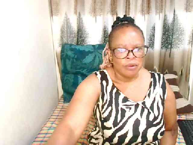 Modella: Ebonybloom69
