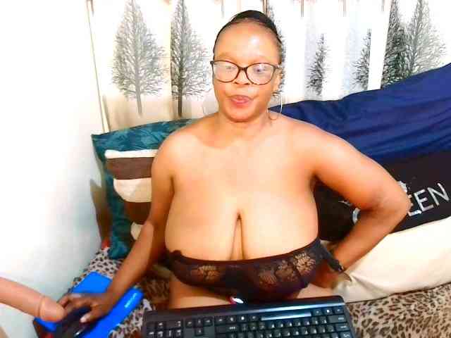 Modella: Ebonybloom69