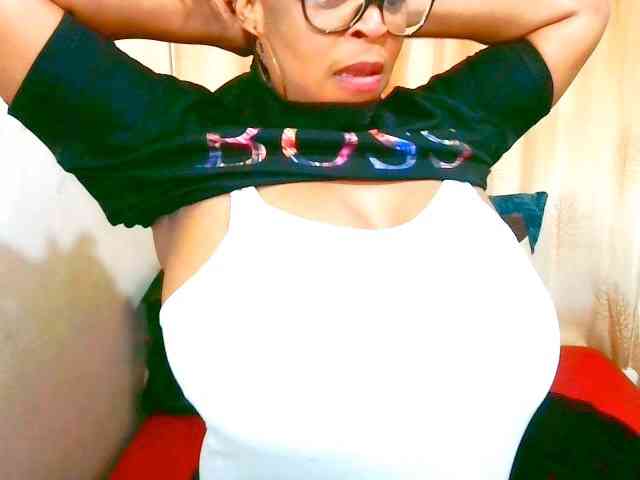 Modella: Ebonybloom69