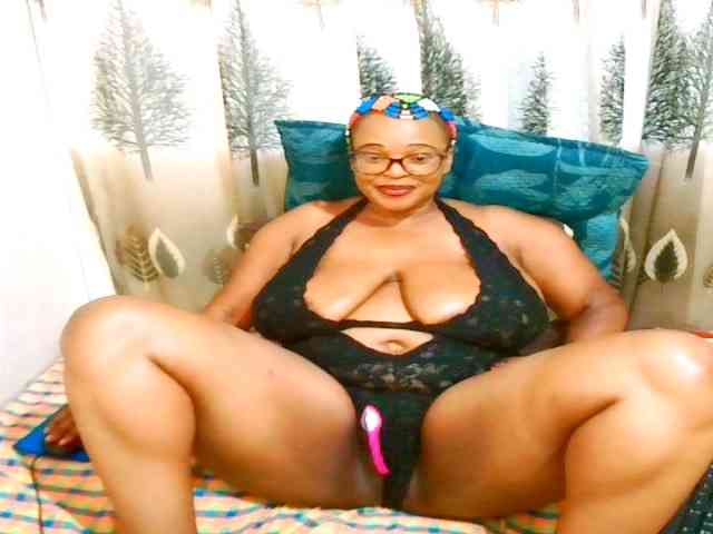 Modella: Ebonybloom69