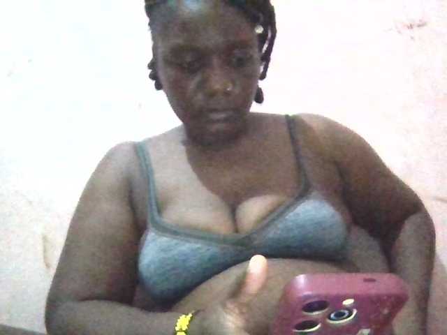 Milky-ebony live cam on BongaCams