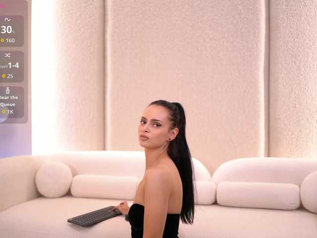 IliriaKara live cam on BongaCams