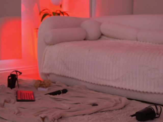 IliriaKara live cam on BongaCams