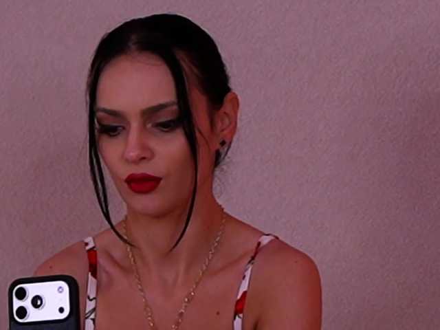 IliriaKara live cam on BongaCams