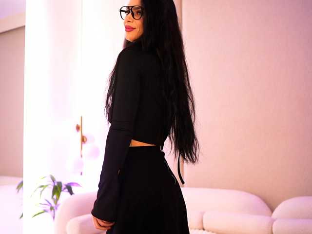 IliriaKara live cam on BongaCams