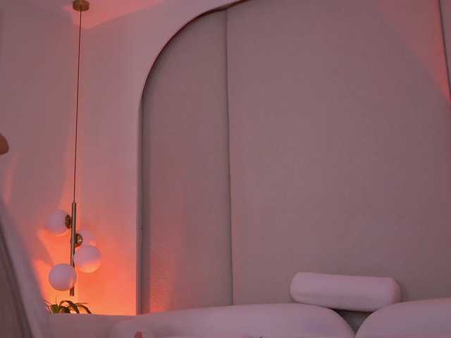 IliriaKara live cam on BongaCams