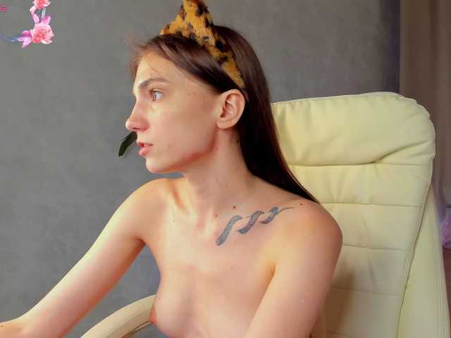 EllaFex, en directo ahora en BongaCams