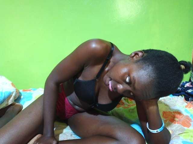 pretty-valerie live cam
