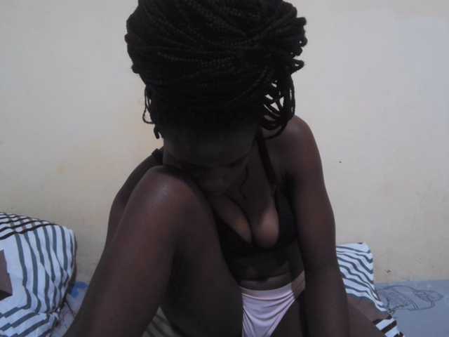 pretty-valerie live cam
