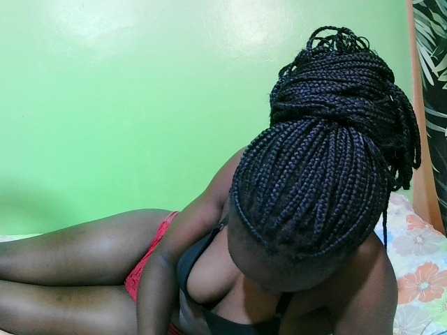 pretty-valerie live cam on BongaCams
