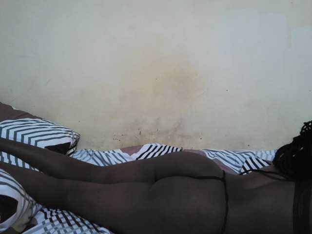 pretty-valerie live cam on BongaCams