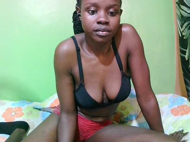 pretty-valerie live cam on BongaCams