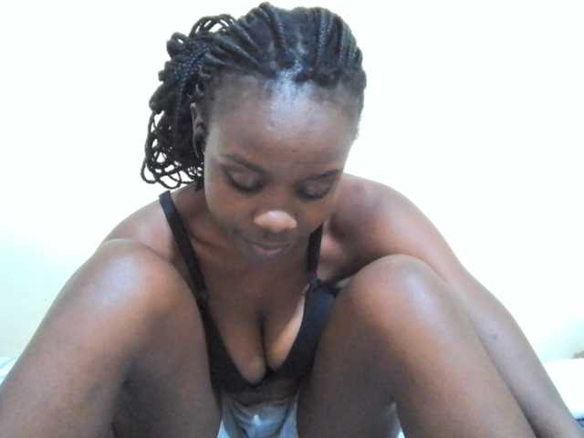 pretty-valerie live cam on BongaCams