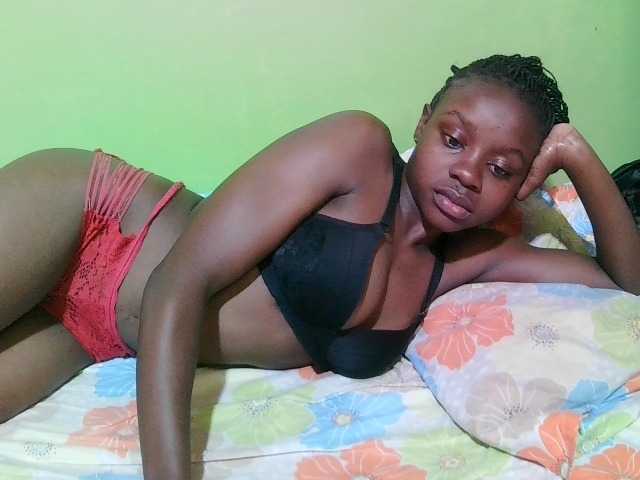 pretty-valerie live cam on BongaCams