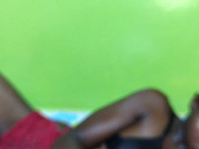 pretty-valerie live cam on BongaCams
