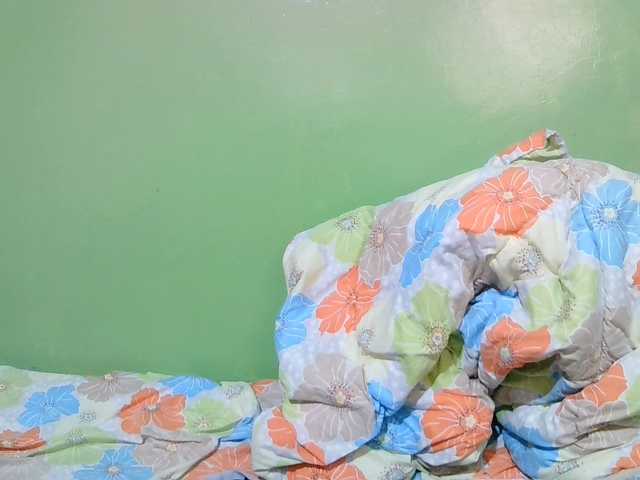 pretty-valerie live cam preview
