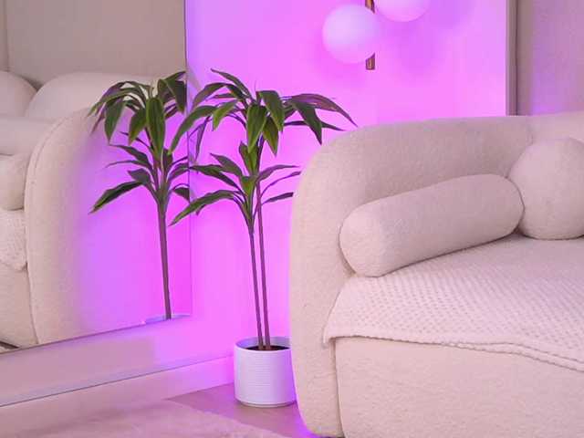MonicaDore live cam on BongaCams