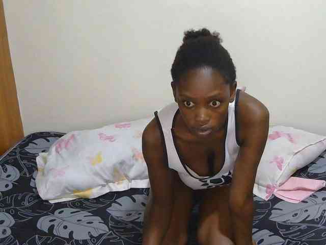 Desireeee-1 webcam