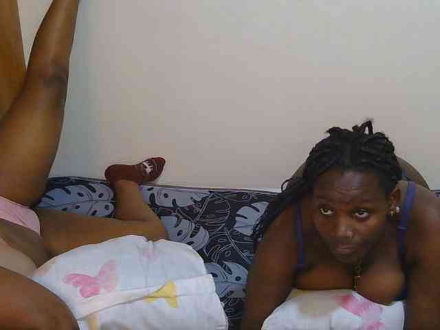 Desireeee-1 webcam