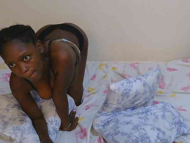 Desireeee-1 webcam