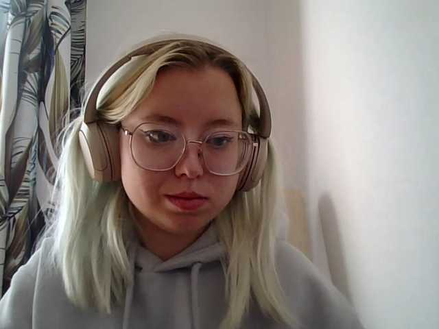 MaddieOrgasm live cam on BongaCams