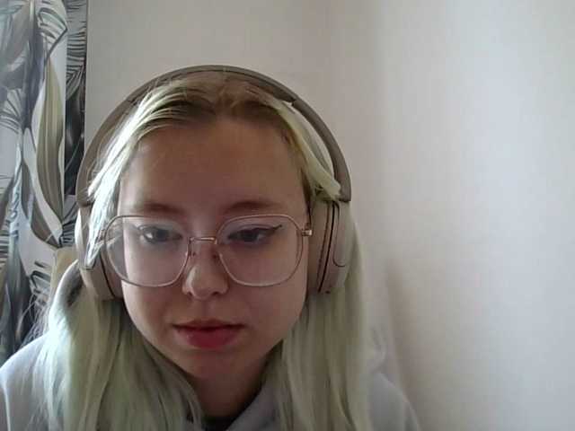 MaddieOrgasm live cam on BongaCams