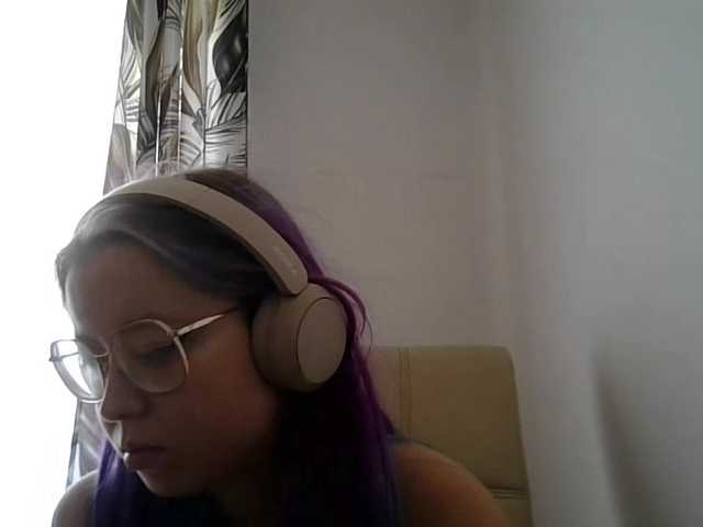 MaddieOrgasm live cam on BongaCams