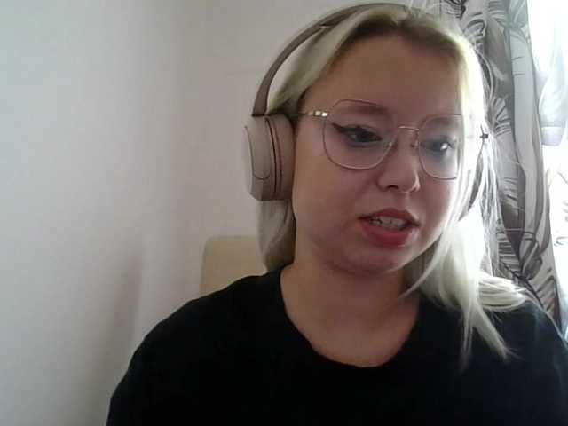 MaddieOrgasm live cam on BongaCams