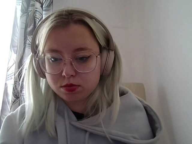 MaddieOrgasm live cam on BongaCams